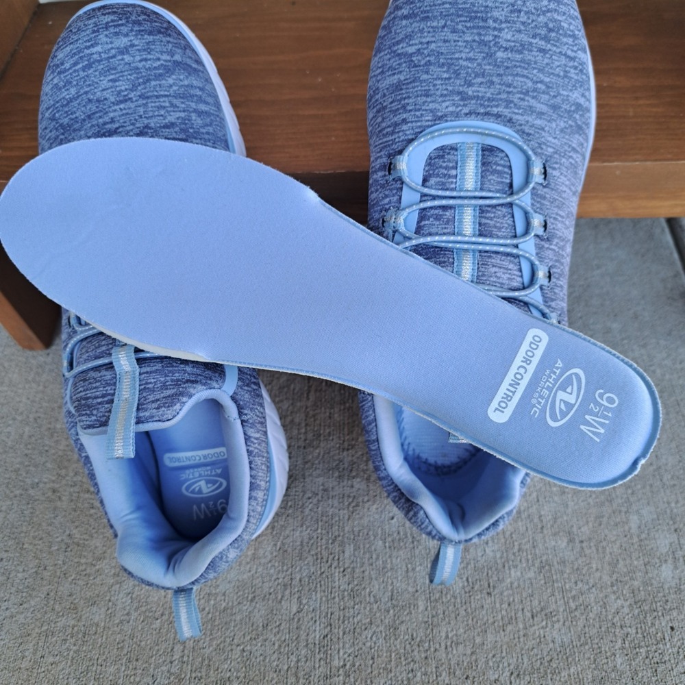 Athletic Works Women's Blue Odor Control Slip-On Shoes, Size 9.5 W - Picture 5 of 7